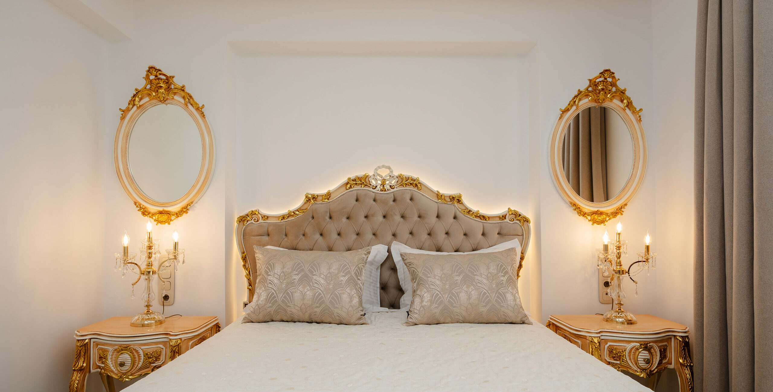 Aristocratic_interior-24