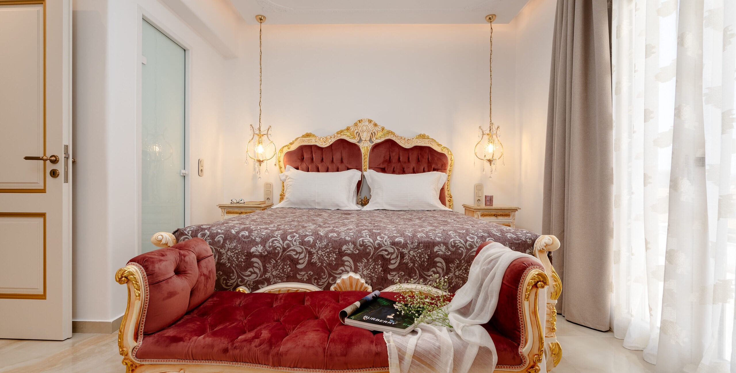 Aristocratic_interior-38